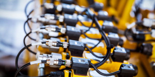 Electricistas Industriales · Instaladores Alta / Baja Tensión en Castelló · Instalación de tableros eléctricos, transformadores y generadores