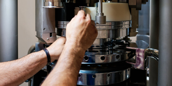 Mecánicos Industriales · Montadores de Estructuras / Maquinaria Ares del Maestrat · Soldadura de estructuras metálicas y soportes de maquinaria