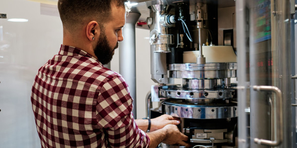 Mecánicos Industriales · Montadores de Estructuras / Maquinaria Ares del Maestrat · Fabricación y reparación de piezas mediante soldadura MIG, TIG y electrodo